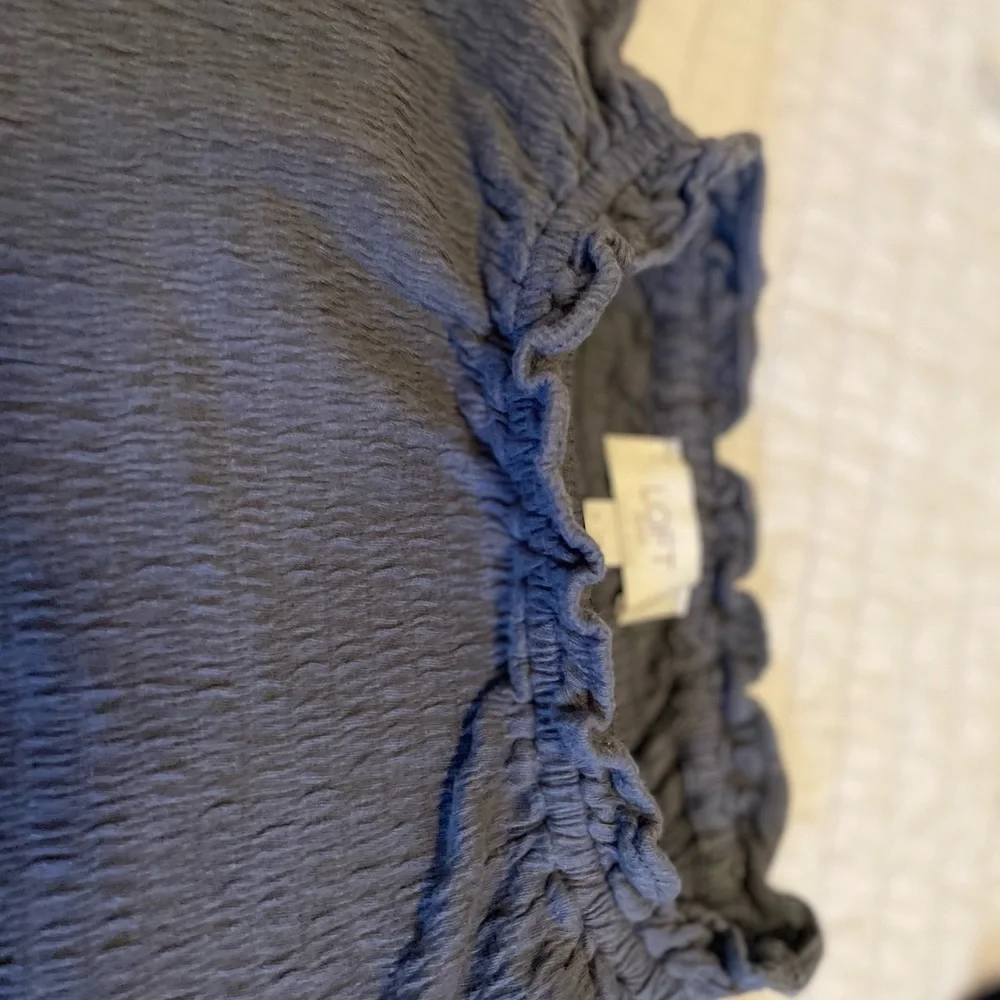 The loft outlet  cute top like new - Picture 3 of 3